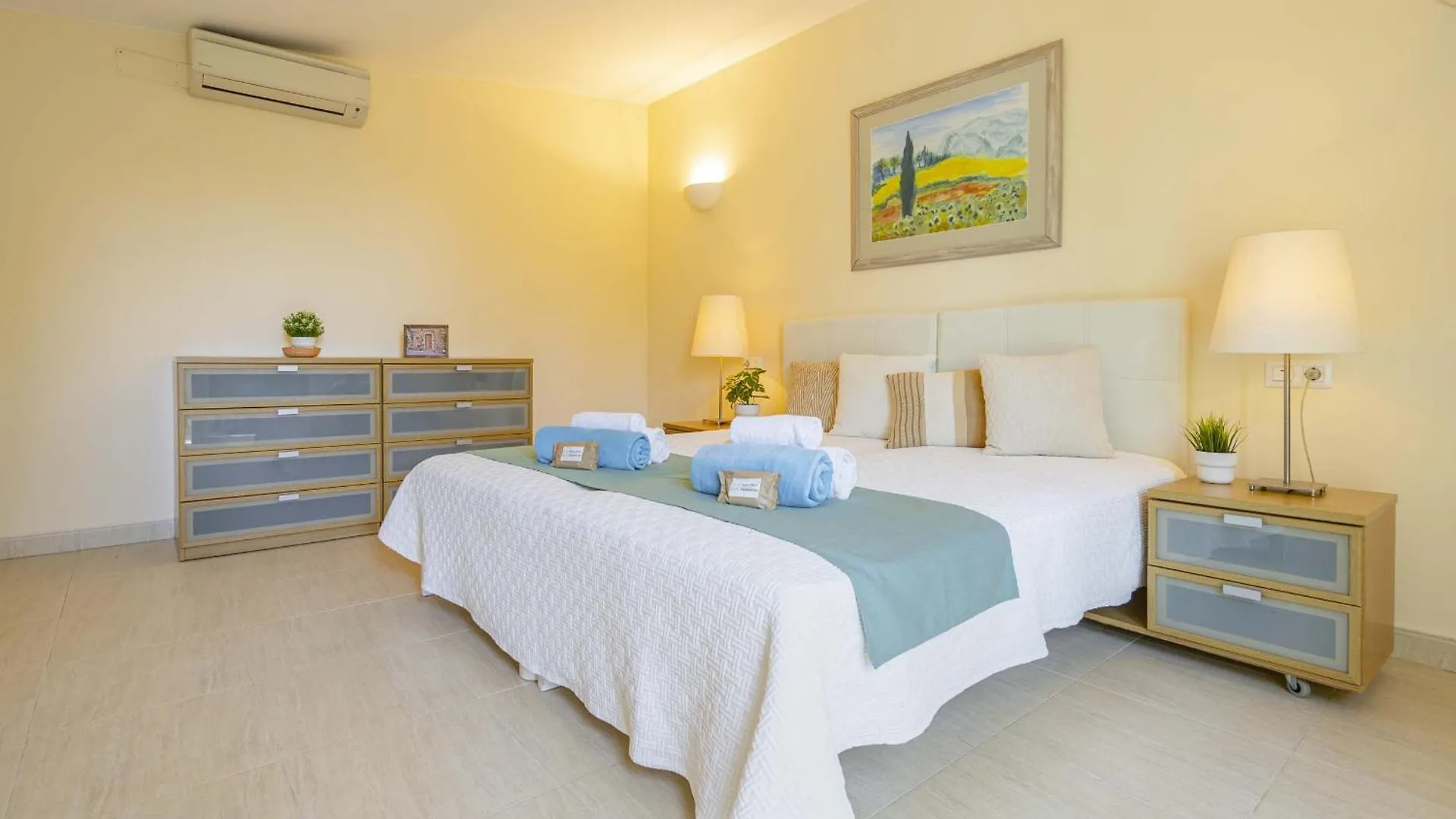 Villa De Lujo En El Norte Mallorca Alcudia  Spain